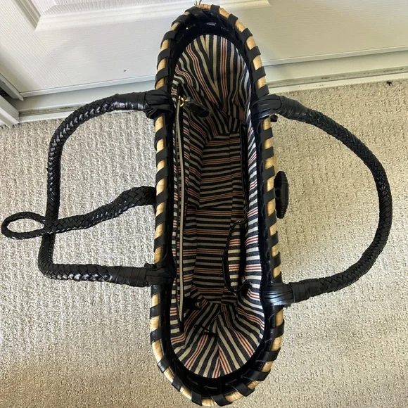 Straw Purse - Picture 2 of 6